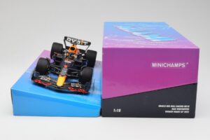 Red Bull Racing RB18 #1 M. Verstappen Winner Miami GP 2022 Minichamps 1:18 113220501 Diecast - image 6 of 7