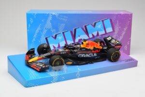 Red Bull Racing RB18 #1 M. Verstappen Winner Miami GP 2022 Minichamps 1:18 113220501 Diecast - image 7 of 7