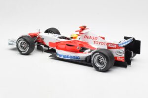 Panasonic Toyota Racing TF106 #8 R. Schumacher F1 2006 Minichamps 1:18 100060007 Diecast - image 5 of 6
