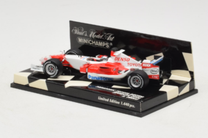 Toyota TF106 Panasonic #12 J. Trulli Panasonic Toyota Racing Showcar 2006 Minichamps 1:43 400060078 Diecast - image 3 of 5
