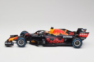 Red Bull Racing Honda RB16B #33 M. Verstappen Belgian GP Winner 2021 Minichamps 1:18 110211333 Resin - image 3 of 7