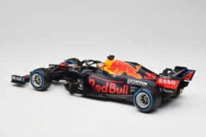 Red Bull Racing Honda RB16B #33 M. Verstappen Belgian GP Winner 2021 Minichamps 1:18 110211333 Resin - image 5 of 7