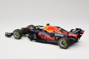 Red Bull Racing Honda RB16B #33 M. Verstappen Mexican GP Winner 2021 Minichamps 1:18 110211933 Resin - image 5 of 6