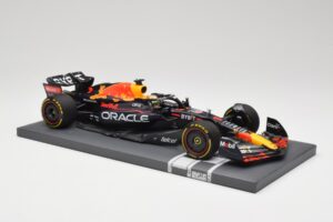 Oracle Red Bull Racing RB18 #33 M. Verstappen Mexican GP 2022 Minichamps 1:18 113222001 Resin - image 4 of 7
