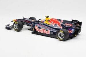 Red Bull Racing RB7 #2 M. Webber Showcar F1 2011 Minichamps 1:18 110110072 Diecast - image 5 of 6