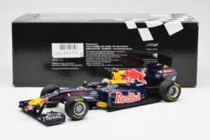 Red Bull Racing RB7 #2 M. Webber Showcar F1 2011 Minichamps 1:18 110110072 Diecast - image 6 of 6