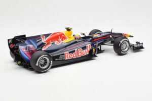 Red Bull Racing Renault RB6 #6 M. Webber F1 2010 Minichamps 1:18 110100006 Diecast - image 2 of 6