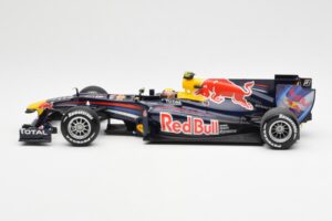 Red Bull Racing Renault RB6 #6 M. Webber F1 2010 Minichamps 1:18 110100006 Diecast - image 3 of 6