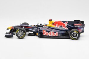 Red Bull Racing Renault RB6 #5 S. Vettel F1 World Champion 2010 Minichamps 1:18 110100005 Diecast - image 3 of 6