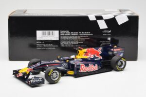 Red Bull Racing Renault RB6 #5 S. Vettel F1 World Champion 2010 Minichamps 1:18 110100005 Diecast - image 6 of 6