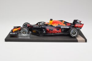 Red Bull RB16B #33 M. Verstappen Dutch GP Winner 2021 Minichamps 1:18 113212533 Diecast