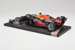 Red Bull RB16B #33 M. Verstappen Dutch GP Winner 2021 Minichamps 1:18 113212533 Diecast - image 5 of 7