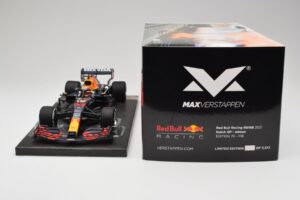 Red Bull RB16B #33 M. Verstappen Dutch GP Winner 2021 Minichamps 1:18 113212533 Diecast - image 7 of 7