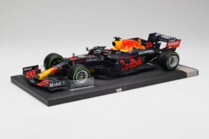 Red Bull RB16B #33 M. Verstappen Emilia Romagna GP Winner 2021 Minichamps 1:18 113210233T Diecast - image 2 of 6