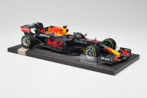 Red Bull RB16B #33 M. Verstappen Emilia Romagna GP Winner 2021 Minichamps 1:18 113210233T Diecast - image 4 of 6
