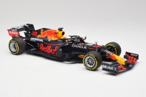 Red Bull RB16B #33 M. Verstappen Emilia Romagna GP Winner Mid Race Tyres 2021 Minichamps 1:18 110210133 Diecast - image 4 of 7