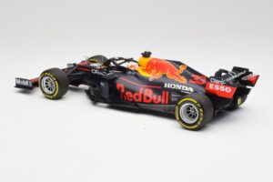 Red Bull RB16B #33 M. Verstappen Emilia Romagna GP Winner Mid Race Tyres 2021 Minichamps 1:18 110210133 Diecast - image 5 of 7