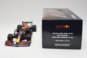Red Bull RB16B #33 M. Verstappen Emilia Romagna GP Winner Mid Race Tyres 2021 Minichamps 1:18 110210133 Diecast - image 7 of 7