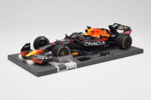 Red Bull RB18 #1 M. Verstappen Miami GP 2022 Winner Minichamps 1:18 113220301 Resin - image 2 of 7