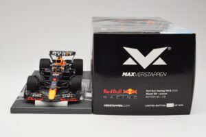 Red Bull RB18 #1 M. Verstappen Miami GP 2022 Winner Minichamps 1:18 113220301 Resin - image 6 of 7