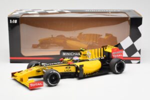 Renault F1 Team R30 #11 V. Petrov Showcar F1 2010 Minichamps 1:18 150100082 Diecast - image 6 of 6