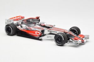 McLaren MP4-22 Mercedes #1 F. Alonso Showcar 2007 Minichamps 1:18 533071871 Diecast - image 4 of 6