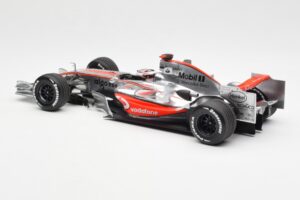McLaren MP4-22 Mercedes #1 F. Alonso Showcar 2007 Minichamps 1:18 533071871 Diecast - image 5 of 6