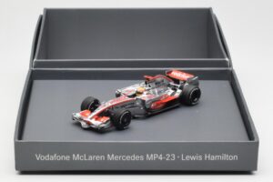 McLaren MP4-23 Mercedes #22 L. Hamilton F1 World Champion 2008 Minichamps 1:43 B66962422 Diecast - image 4 of 4