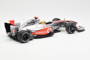 McLaren MP4-24 #1 L. Hamilton 2009 Dealer Edition Minichamps 1:18 503091801 Diecast - image 2 of 6