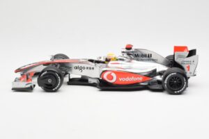McLaren MP4-24 #1 L. Hamilton 2009 Dealer Edition Minichamps 1:18 503091801 Diecast - image 3 of 6