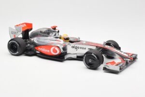 McLaren MP4-24 #1 L. Hamilton 2009 Dealer Edition Minichamps 1:18 503091801 Diecast - image 4 of 6
