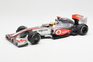 McLaren MP4-24 #1 L. Hamilton 2009 Dealer Edition Minichamps 1:18 503091801 Diecast