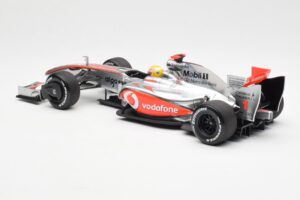 McLaren MP4-24 #1 L. Hamilton 2009 Dealer Edition Minichamps 1:18 503091801 Diecast - image 5 of 6