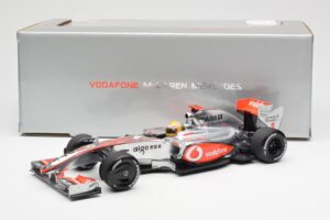 McLaren MP4-24 #1 L. Hamilton 2009 Dealer Edition Minichamps 1:18 503091801 Diecast - image 6 of 6