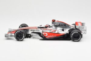 McLaren MP4-22 Mercedes #1 F. Alonso Presentation Valencia 2007 Minichamps 1:18 538071871 Diecast - image 3 of 6