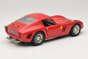 Ferrari 250 GTO Red Bburago 1:18 B003 Diecast - image 3 of 8