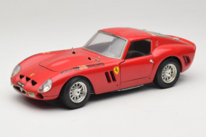 Ferrari 250 GTO Red Bburago 1:18 B003 Diecast