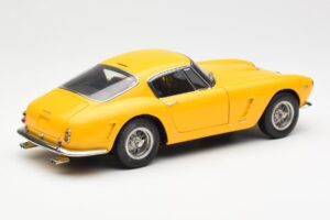 Ferrari 250 GT SWB Yellow CMC 1:18 M-054 Diecast - image 2 of 6