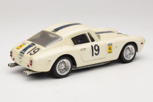 Ferrari 250 GT SWB Berlinette #19 Tour de France Automobile 1961 Eagles Race 1:18 6500 Diecast - image 3 of 8