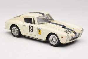Ferrari 250 GT SWB Berlinette #19 Tour de France Automobile 1961 Eagles Race 1:18 6500 Diecast - image 6 of 8