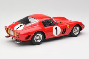 Ferrari 250 GTO #1 P. Rodriguez / W. Mairesse Paris 1000km 1962 CMC 1:18 M-254 Diecast - image 2 of 6