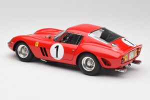 Ferrari 250 GTO #1 P. Rodriguez / W. Mairesse Paris 1000km 1962 CMC 1:18 M-254 Diecast - image 5 of 6