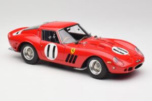 Ferrari 250 GTO #11 J. Surtees / M. Parkes Paris 1000km 1962 CMC 1:18 M-249 Diecast - image 4 of 6