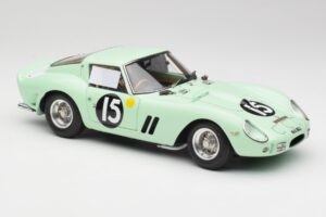 Ferrari 250 GTO #15 S. Moss / G. Hill Goodwood 1962 CMC 1:18 M-247 Diecast - image 4 of 6