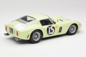Ferrari 250 GTO #15 S. Moss / I. Ireland Goodwood Tourist Trophy Winner 1962 Kyosho 1:18 08438C Diecast - image 3 of 8