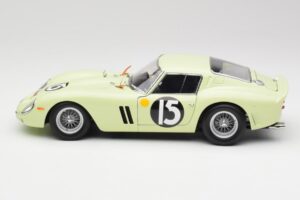 Ferrari 250 GTO #15 S. Moss / I. Ireland Goodwood Tourist Trophy Winner 1962 Kyosho 1:18 08438C Diecast - image 4 of 8