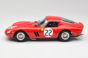 Ferrari 250 GTO #22 Beurlys / Elde / Mason 24 Hours of Le Mans 1962 CMC 1:18 M-253 Diecast - image 3 of 6