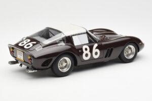 Ferrari 250 GTO #86 Targa Florio 1962 CMC 1:18 M-156 Diecast - image 2 of 6