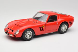 Ferrari 250 GTO Red Bburago 1:18 3011 Diecast