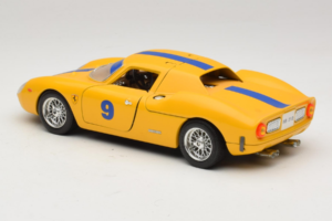 Ferrari 250 LM #9 Yellow 1965 Bburago 1:18 3033-Y1 Diecast - image 7 of 8